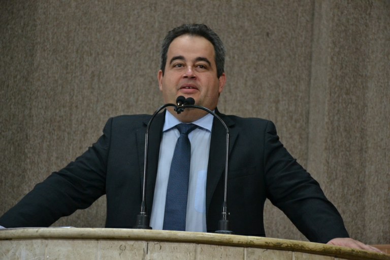 Vinícius Porto exige que verifiquem dados antes de apresentarem na Câmara