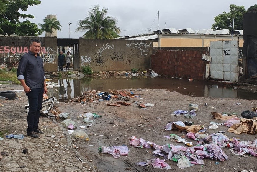 Vereador Zezinho fiscaliza situação das escolas municipais no bairro Getúlio Vargas