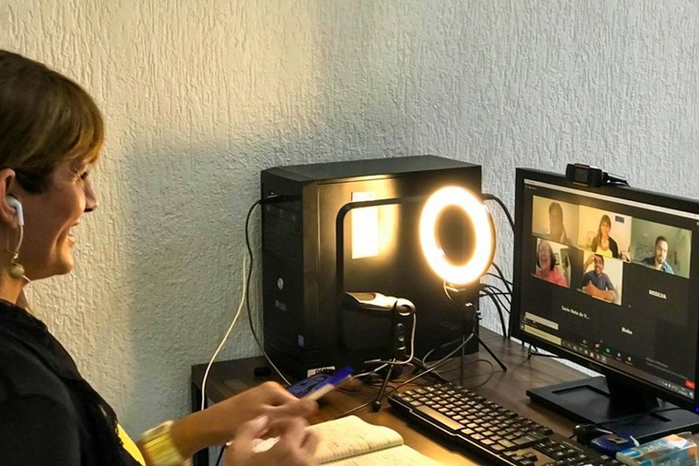 Vereadora Linda Brasil reivindica o adiamento das aulas presenciais