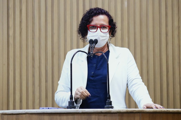 vereadora Sonia Meire cobra convocação de aprovados no concurso do magistério municipal