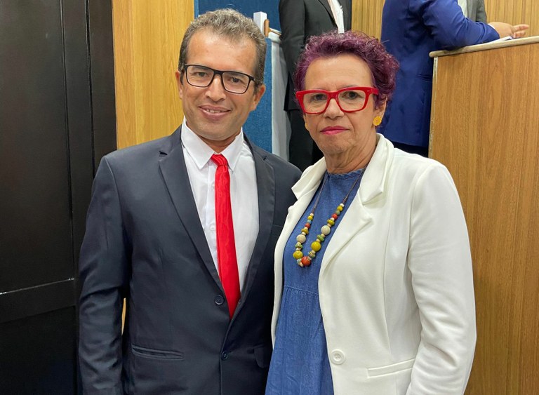 Vereadora Sonia Meire repudia ataque ao Presidente do Sintese Professor Roberto Silva