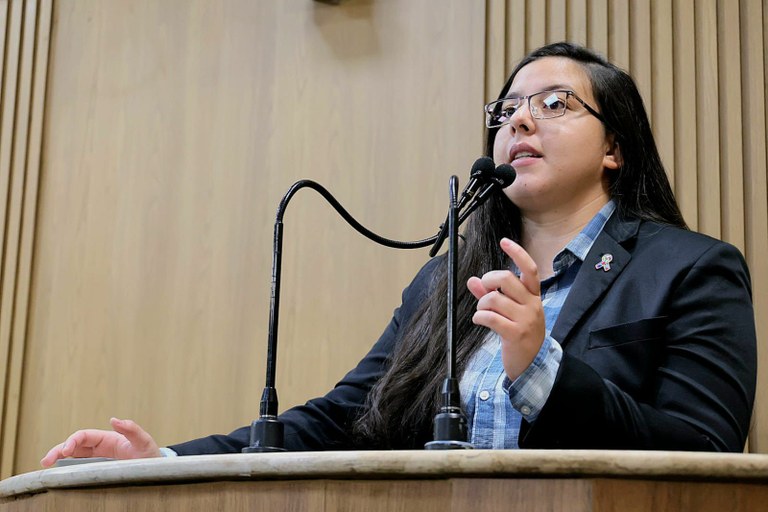 Vereadora Thannata da Equoterapia denuncia bloqueios no passe especial e exige solução para mães atípicas 