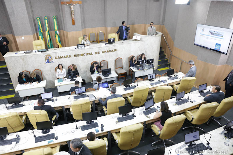 Vereadores analisam 13 Projetos de Lei nesta quarta