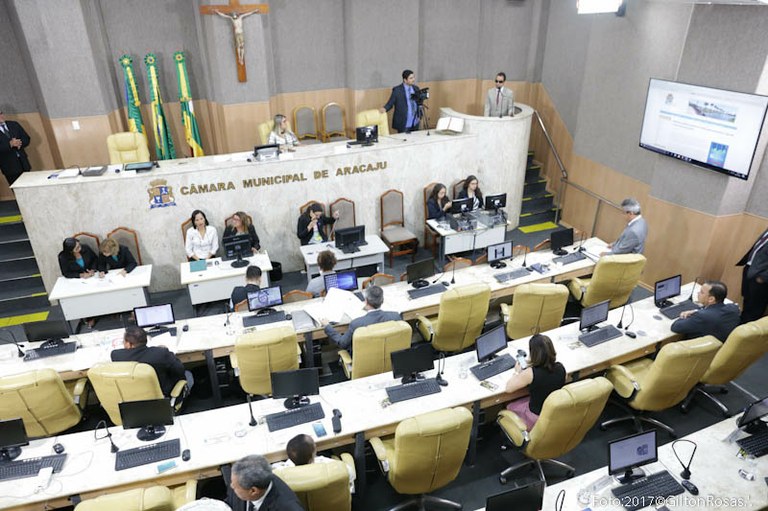 Vereadores analisam 13 Projetos de Lei nesta quarta