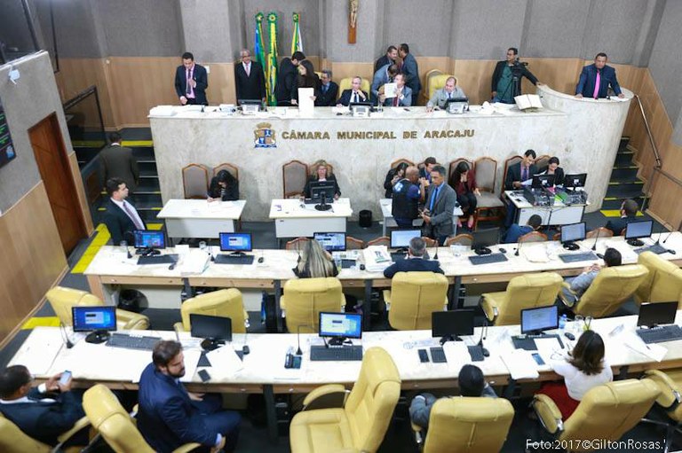 Vereadores analisam e aprovam seis PLs do Poder Executivo