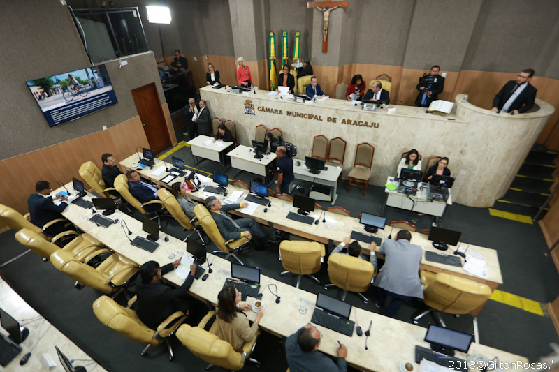 Vereadores analisam e votam mais de 30 proposituras