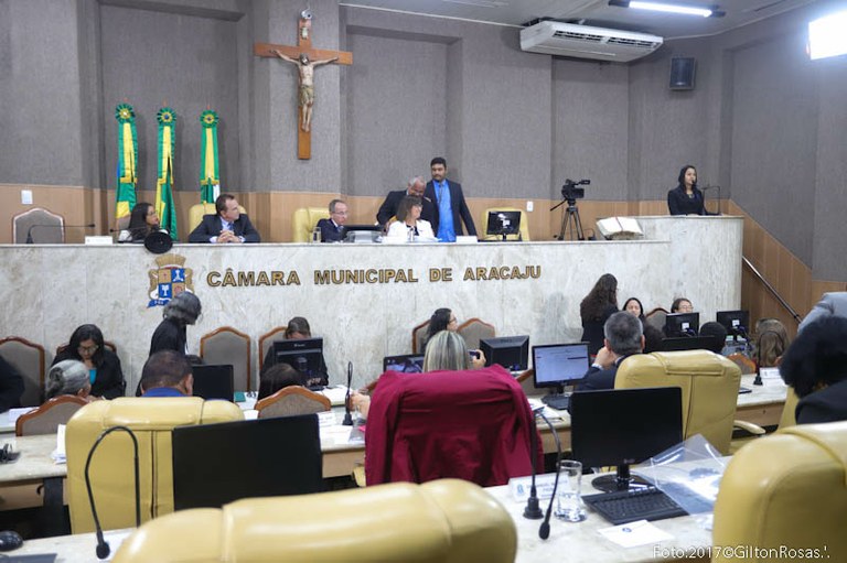 Vereadores apreciam 25 Projetos de Lei nesta quarta