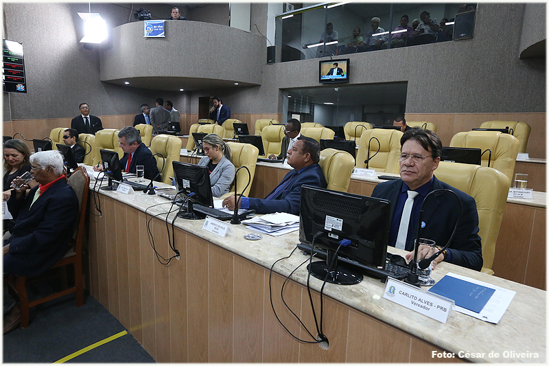 Vereadores apreciam nove Projetos de Lei nesta terça