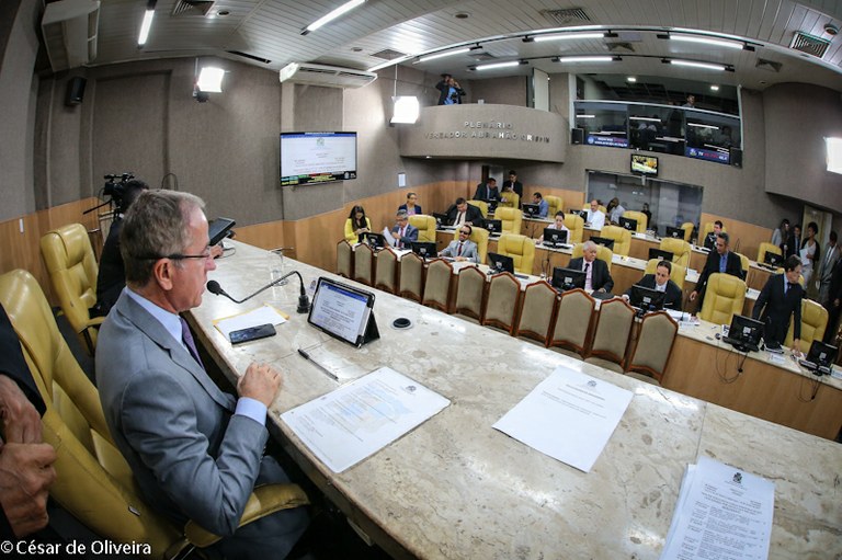 Vereadores aprovam 12 proposituras nesta quarta