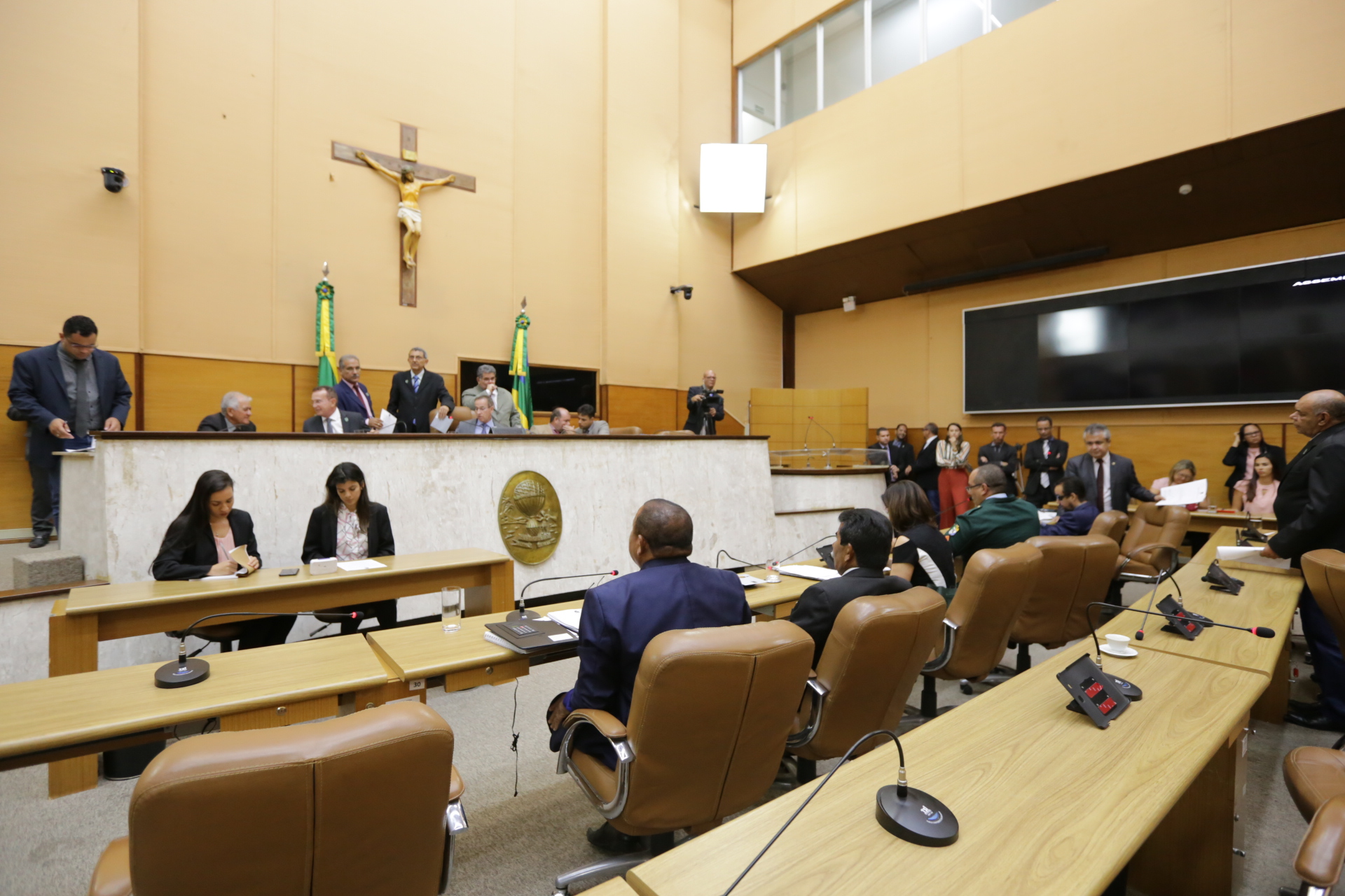 Vereadores aprovam sete proposituras na primeira sessão realizada na Alese