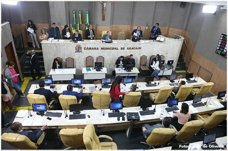 Vereadores aprovam dois Projetos de Leis do Executivo