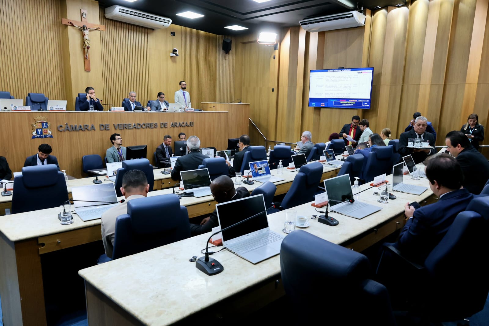 Vereadores aprovam obrigatoriedade da execução de emendas parlamentares individuais 