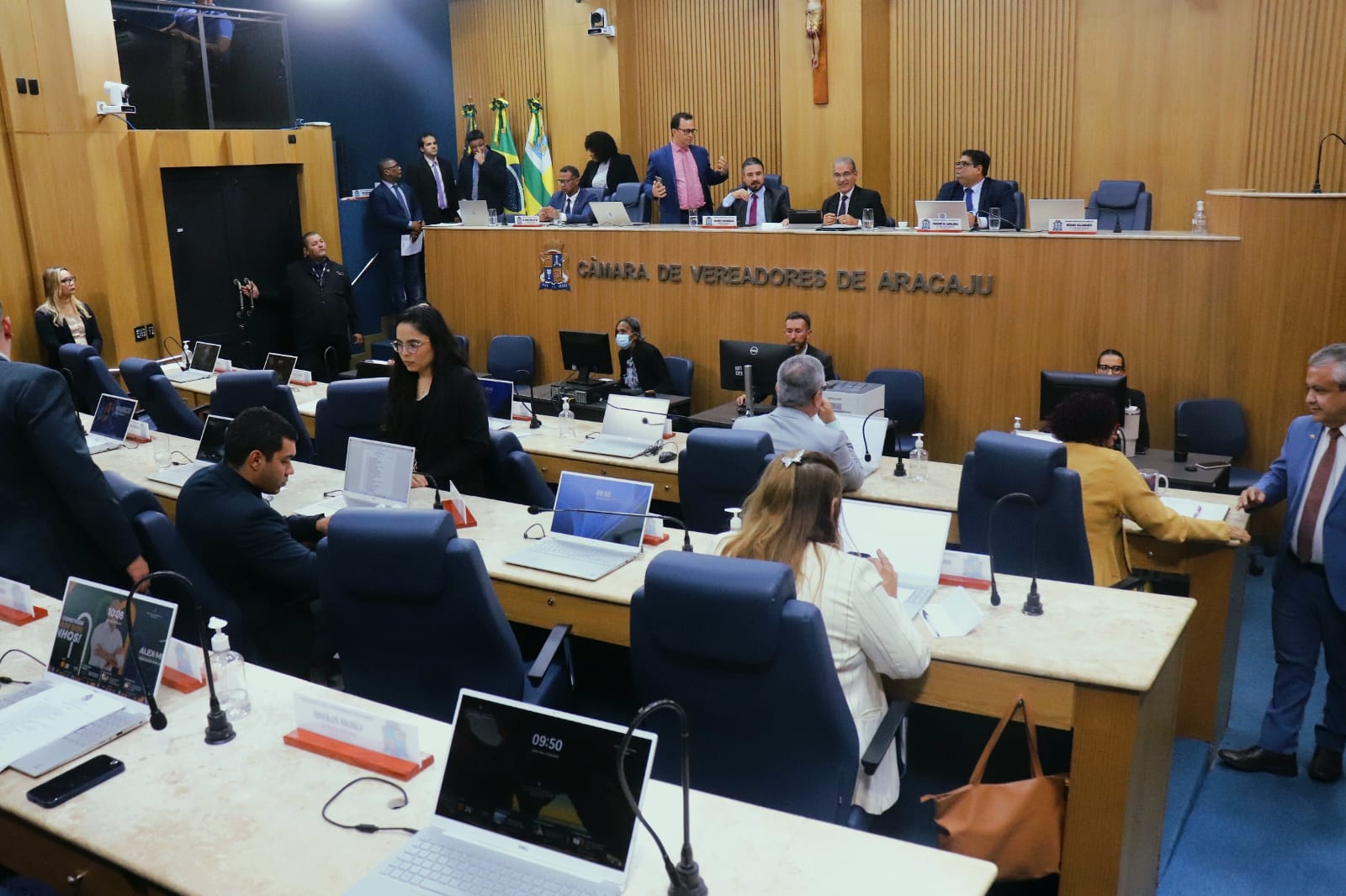 Vereadores aprovam projeto de lei que trata sobre reajuste salarial para servidores públicos de Aracaju 