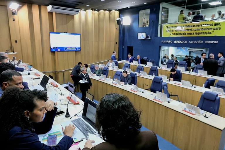 Vereadores de Aracaju aprovam urgência para regulamentação do Transporte Complementar