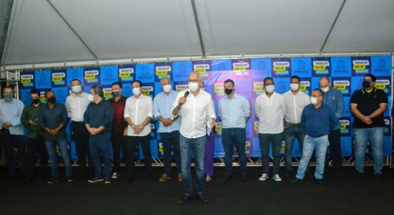 Vereadores de Aracaju contemplam inauguração da reforma do Terminal da Atalaia 