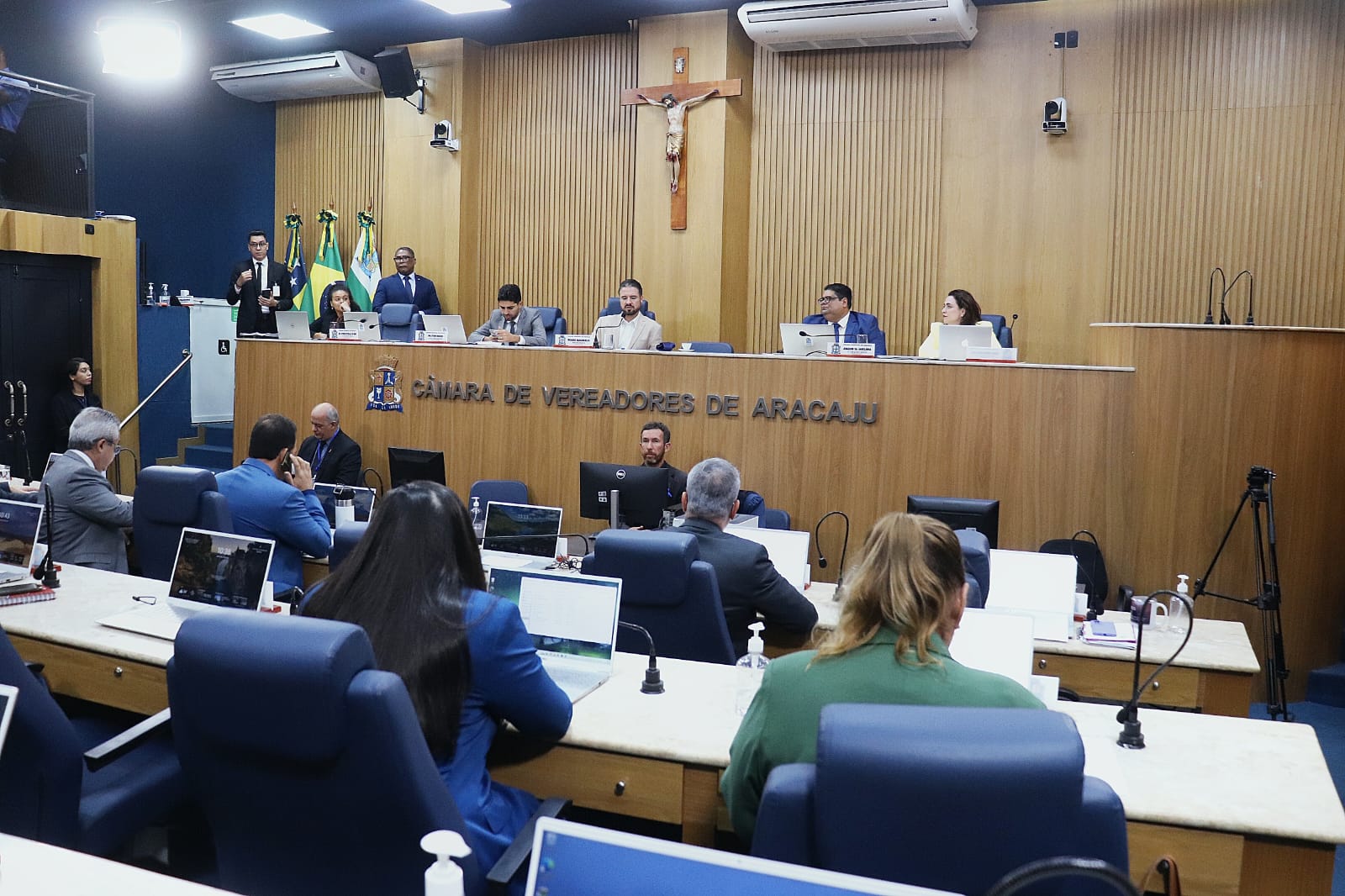 Vereadores destacam iniciativas dos governos municipal e estadual durante o pequeno expediente desta quinta-feira, 29 