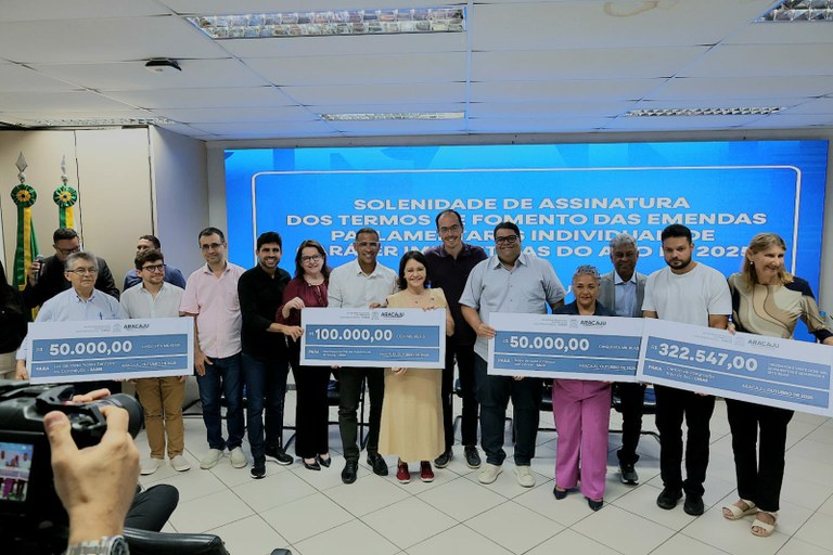 Vereadores e Poder Executivo formalizam repasse de emendas impositivas para a assistência social