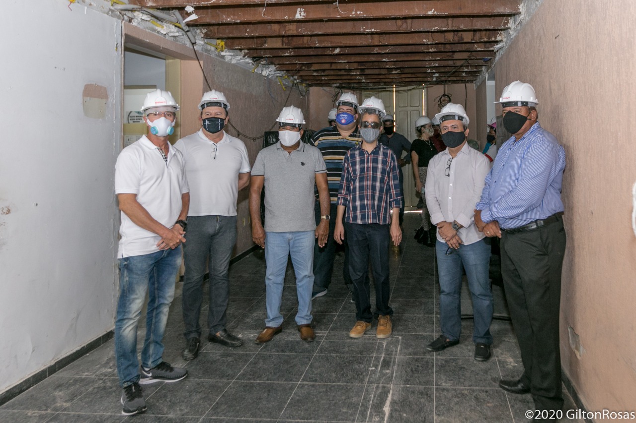 Vereadores fazem visita às obras do prédio da Câmara Municipal de Aracaju