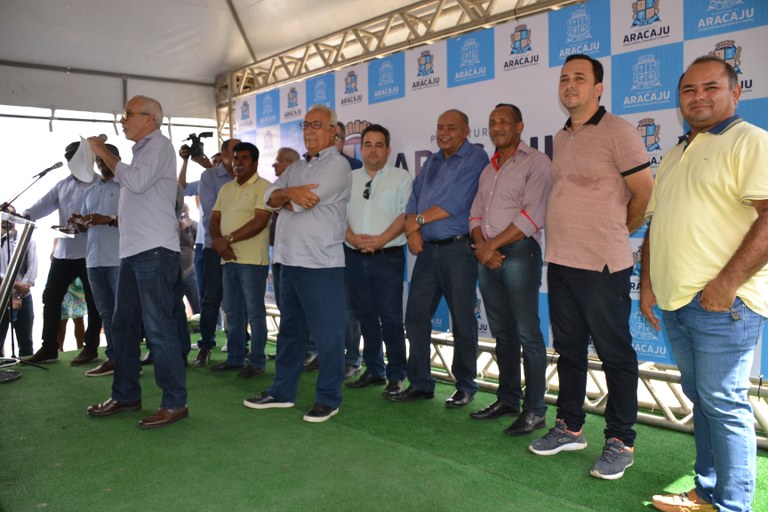 Vereadores participam da assinatura de ordem de serviço no bairro Japãozinho	