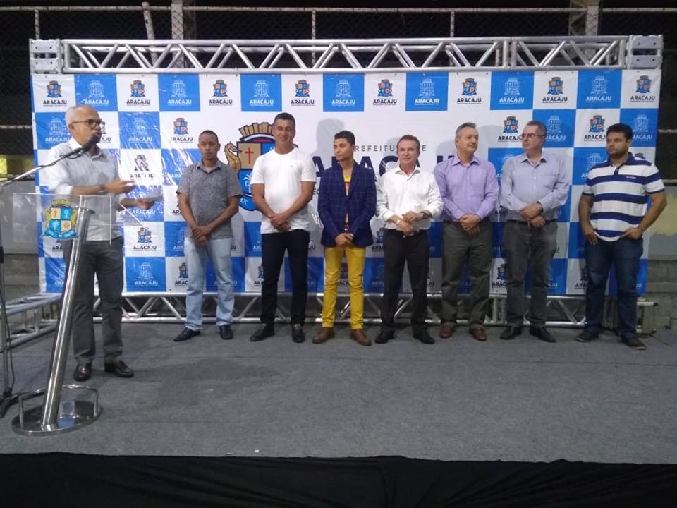 Vereadores participam da entrega de escrituras habitacionais no São Carlos