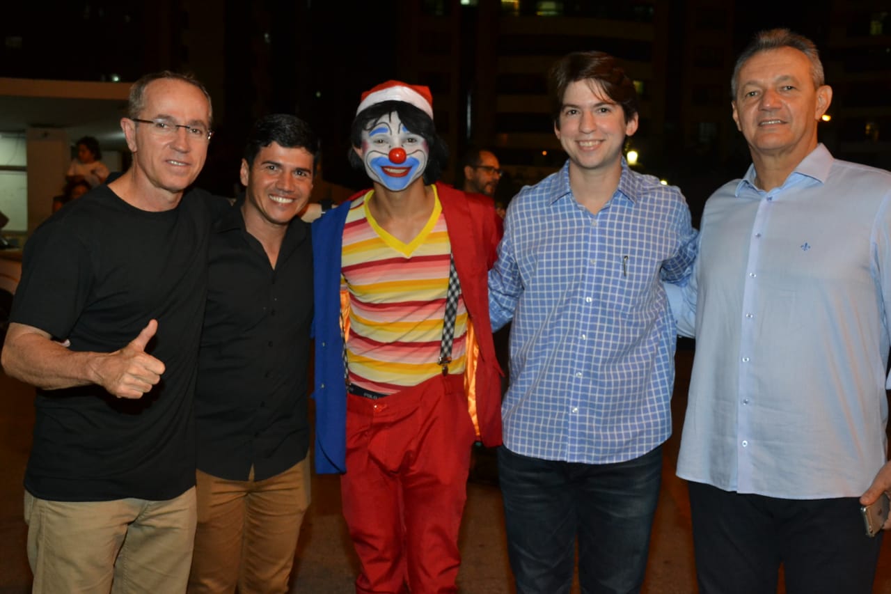 Vereadores participam da inauguração do Natal Iluminado na Sementeira