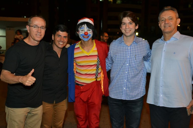 Vereadores participam da inauguração do Natal Iluminado na Sementeira