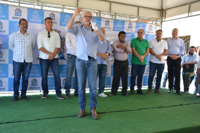 Vereadores participam de assinatura de ordem de serviço no loteamento Paraíso do Sul