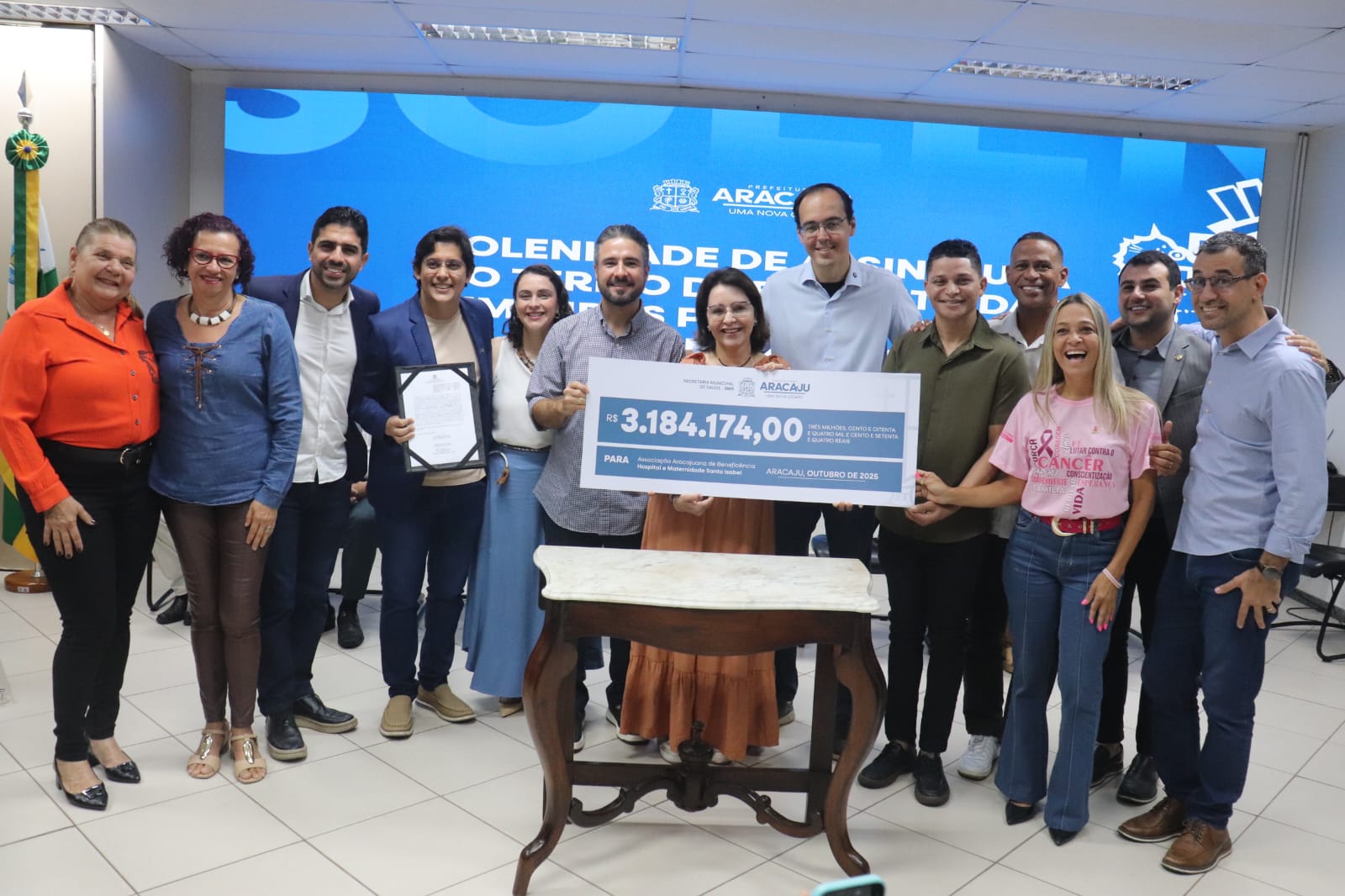 Vereadores participam de assinatura que fomenta as emendas impositivas para instituições da saúde 