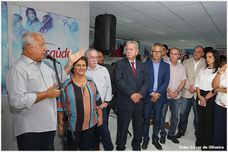 Vereadores participam de inauguração do Centro de Atendimento do Ipesaúde