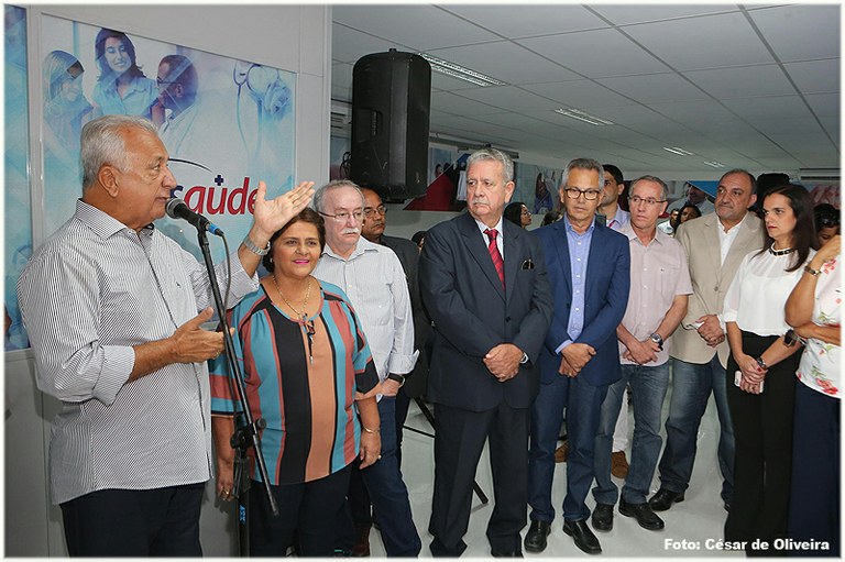 Vereadores participam de inauguração do Centro de Atendimento do Ipesaúde