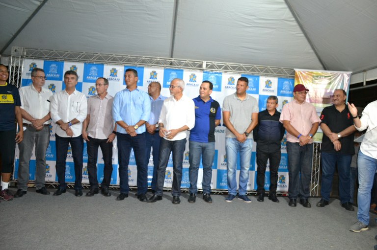 Vereadores participam de assinatura para implantação do Centro de Esporte no Bugio