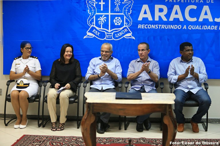 Vereadores participam de posse da nova secretária de Saúde