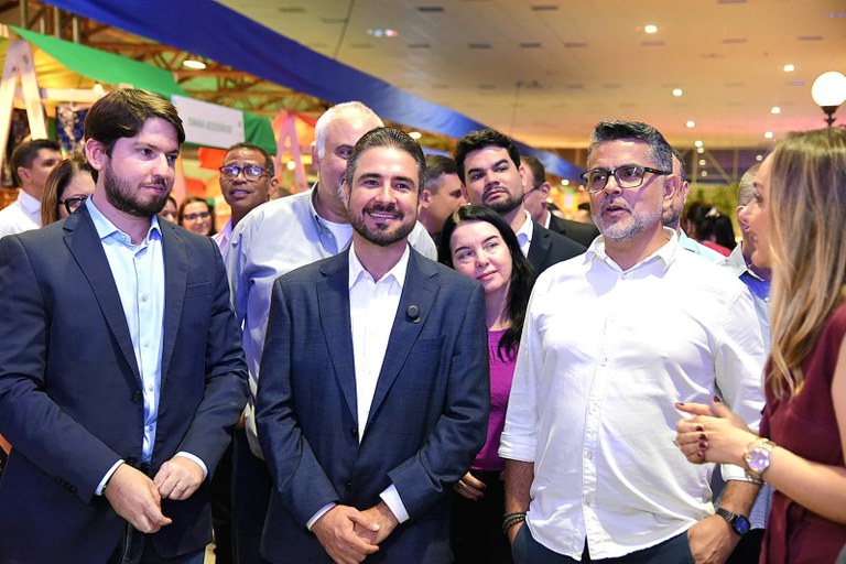 Vereadores prestigiam abertura da Feira Viva Sergipe em Aracaju