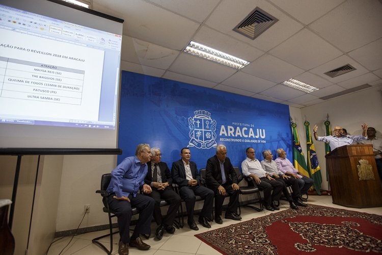 Vereadores prestigiam anuncio da programação do Réveillon