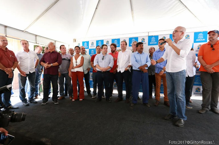 Vereadores prestigiam de assinatura de ordens de serviço no Santa Maria