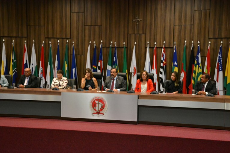 Vereadores prestigiam evento sobre a Lei Maria da Penha no Ministério Público