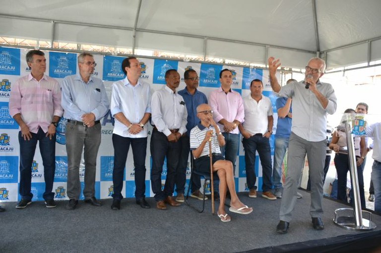 Vereadores prestigiam ordens de serviços no Augusto Franco