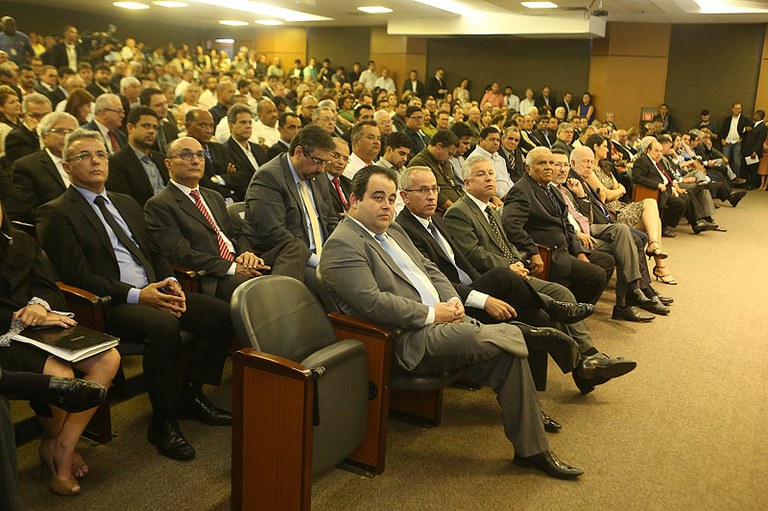 Vereadores prestigiam posse do novo presidente do TCE