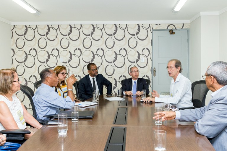 Vereadores recebem representantes do Conal-Gal