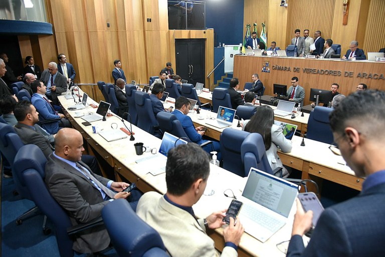 Vereadores retomam atividades com discursos firmes sobre democracia, saúde, educação e justiça social