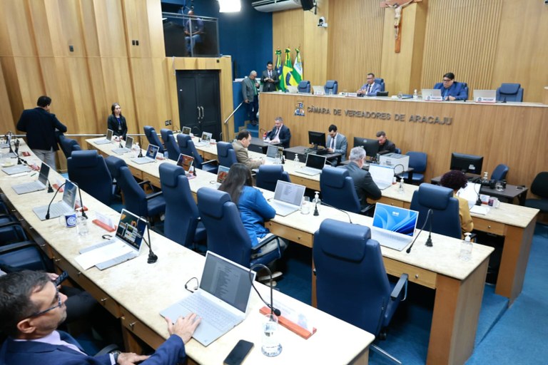 Vereadores se manifestam sobre temas diversos durante o Pequeno Expediente desta quarta-feira (16)