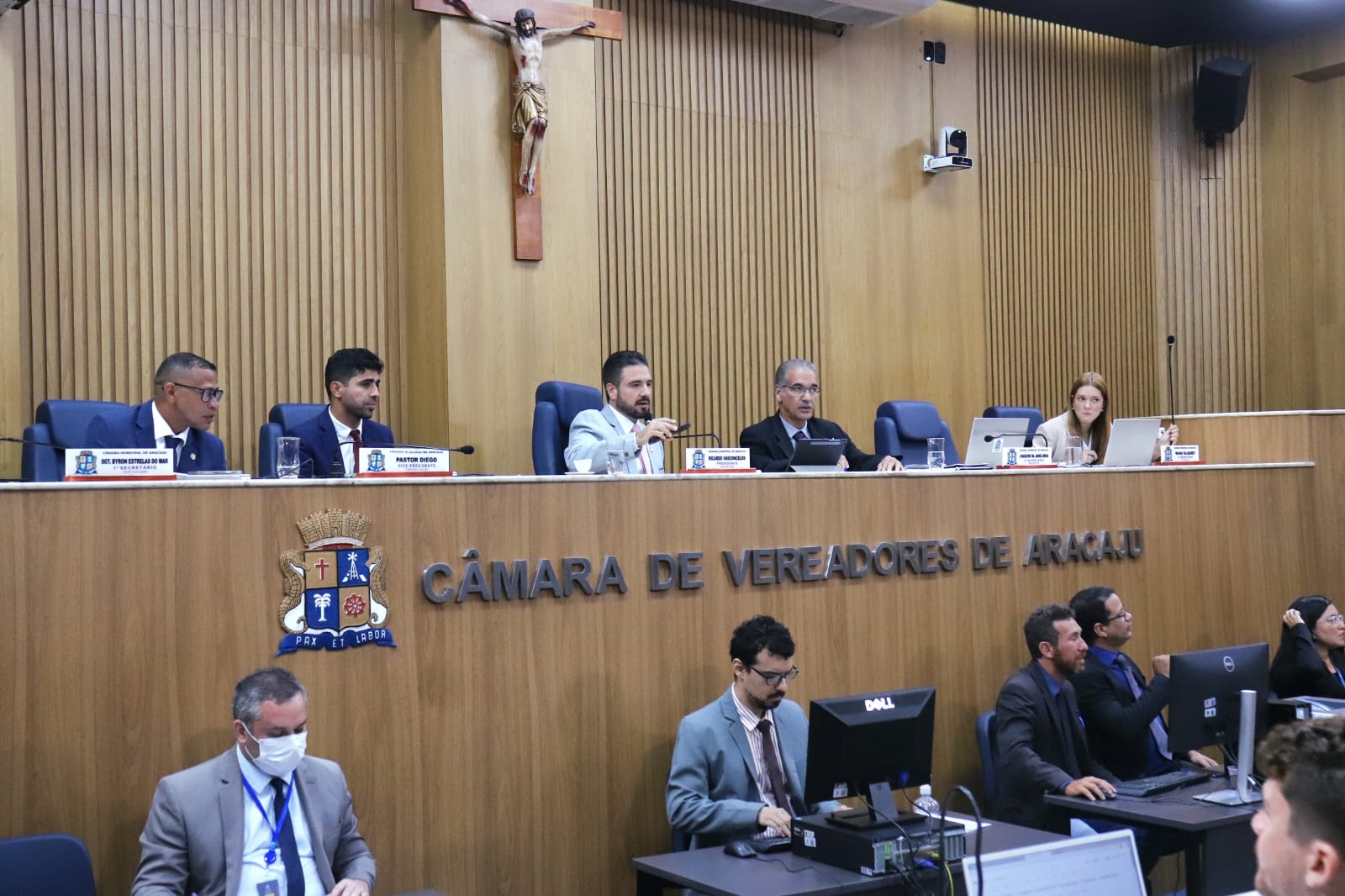 Vereadores utilizam grande expediente para realizar denúncias e cobrar melhorias em diversas áreas da cidade 