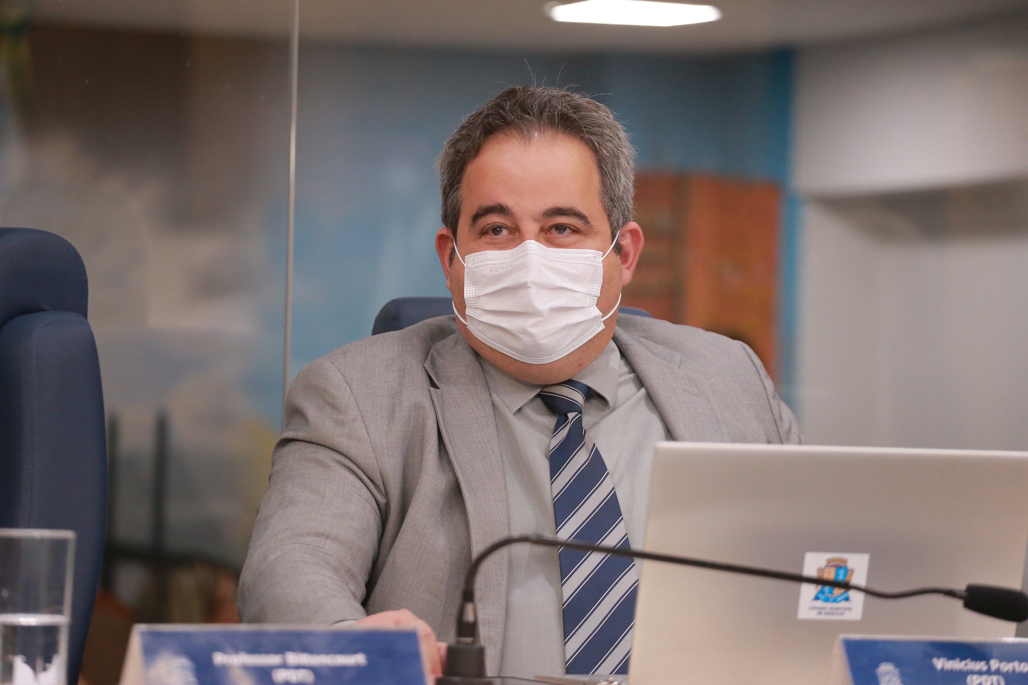 Vinícius Porto assume presidência da Câmara