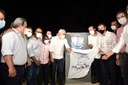 Vinícius Porto comemora, ao lado de moradores, inauguração de obras no Japãozinho