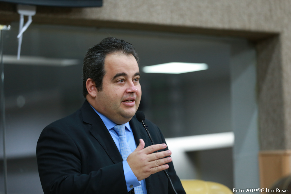 Vinícius Porto destaca novo processo de matrícula na rede municipal de Aracaju