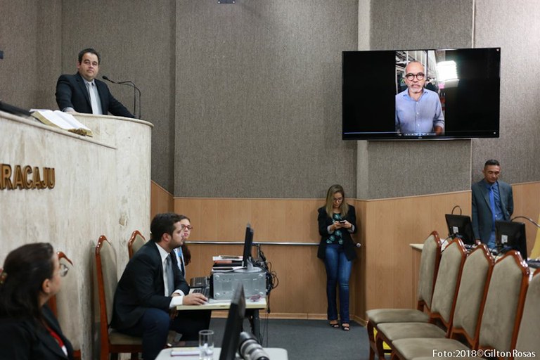 Vinícius Porto lamenta comportamento da oposição e destaca compromisso do prefeito com servidores