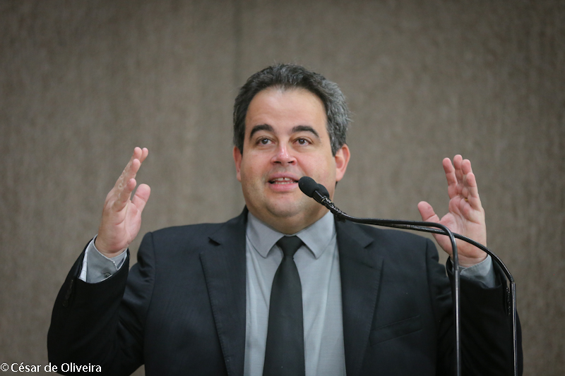 Vinícius Porto parabeniza Edvaldo Nogueira por gestão democrática e transparente