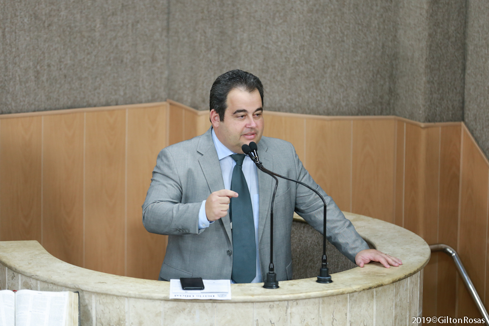 Vinícius Porto parabeniza prefeito de Aracaju por ação que vai garantir construção de 1.102 casas para famílias de baixa renda