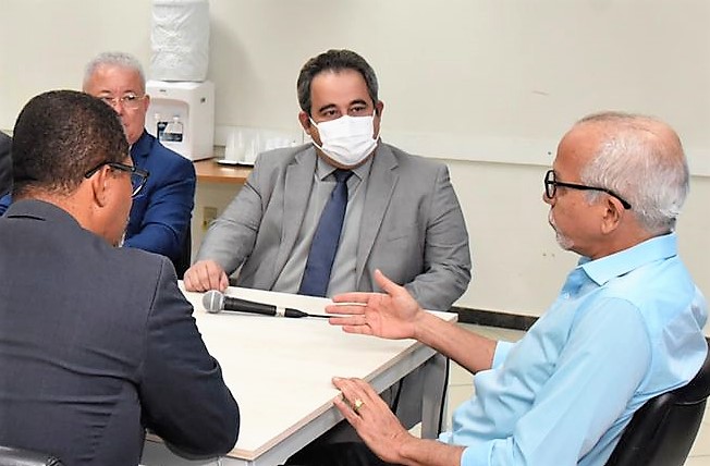 Vinícius Porto participa de ato de sanção de leis que socorrem o transporte público