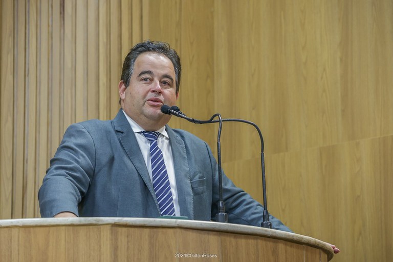 Vinícius Porto ressalta importância de obras de urbanização para o bem-estar da população aracajuana